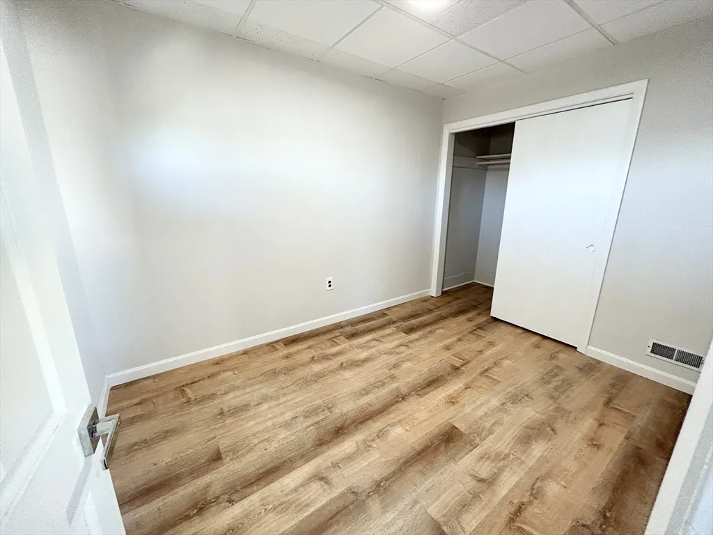 2 bed, 1 bath apartment for rent at 105 Buttonwood Unit 3, Boston — photo 5 of 6