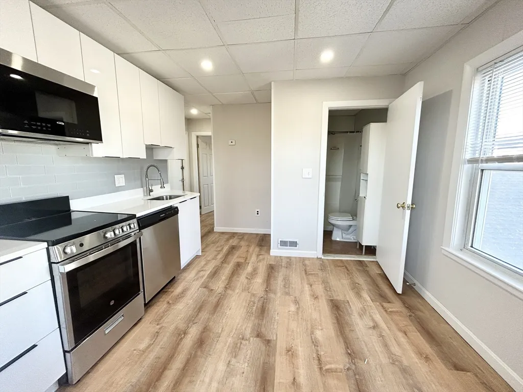 2 bed, 1 bath apartment for rent at 105 Buttonwood Unit 3, Boston — photo 1 of 6