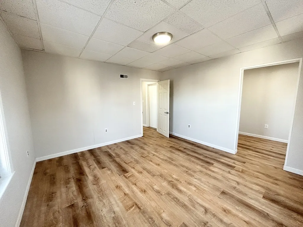 2 bed, 1 bath apartment for rent at 105 Buttonwood Unit 3, Boston — photo 4 of 6