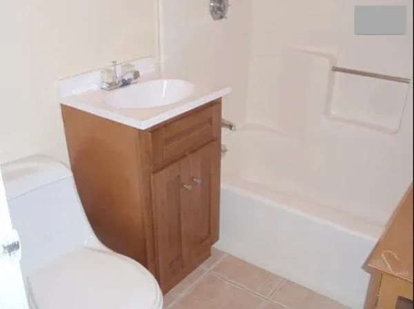 2 bed, 1 bath apartment for rent at 105 Cedar St Unit 2, Roxbury — photo 7 of 7