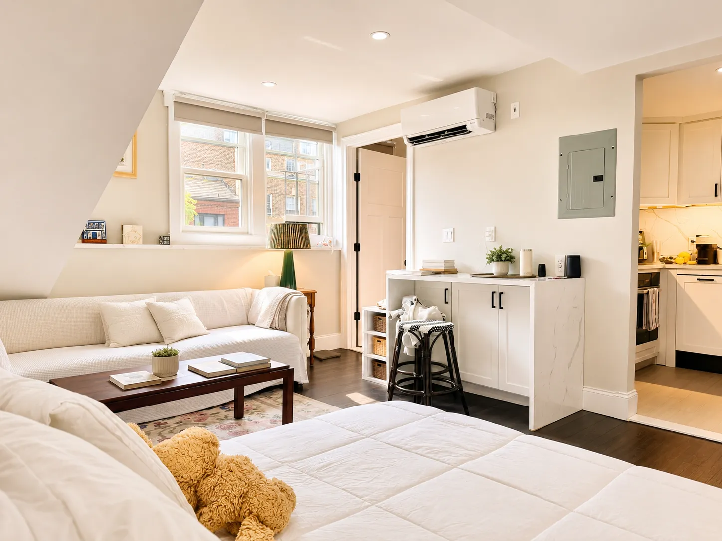 Studio bed, 1 bath apartment for rent at 105 Charles St Unit 5, Beacon Hill — photo 3 of 15