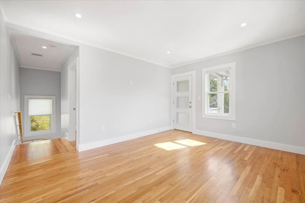 3 bed, 1 bath apartment for rent at 105 Child St Unit 2, Hyde Park — photo 4 of 42