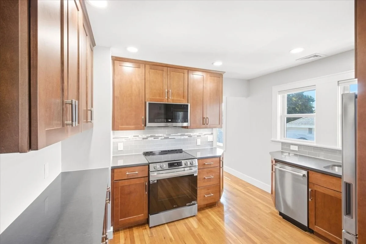 3 bed, 1 bath apartment for rent at 105 Child St Unit 2, Hyde Park — photo 12 of 42
