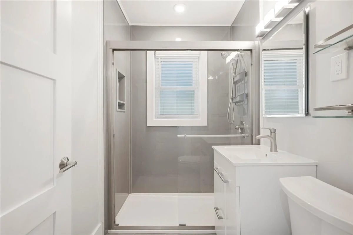 3 bed, 1 bath apartment for rent at 105 Child St Unit 2, Hyde Park — photo 30 of 42