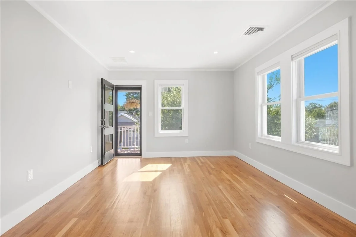 3 bed, 1 bath apartment for rent at 105 Child St Unit 2, Hyde Park — photo 6 of 42