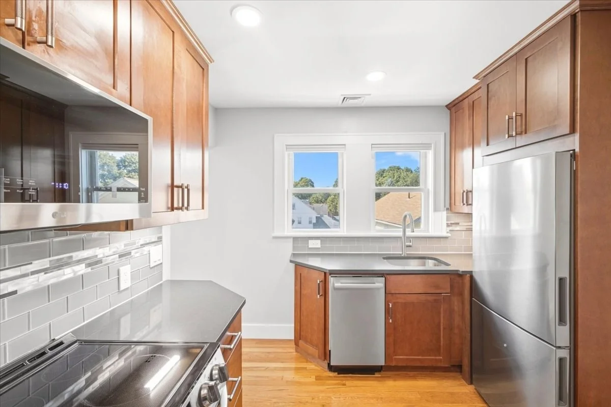 3 bed, 1 bath apartment for rent at 105 Child St Unit 2, Hyde Park — photo 13 of 42