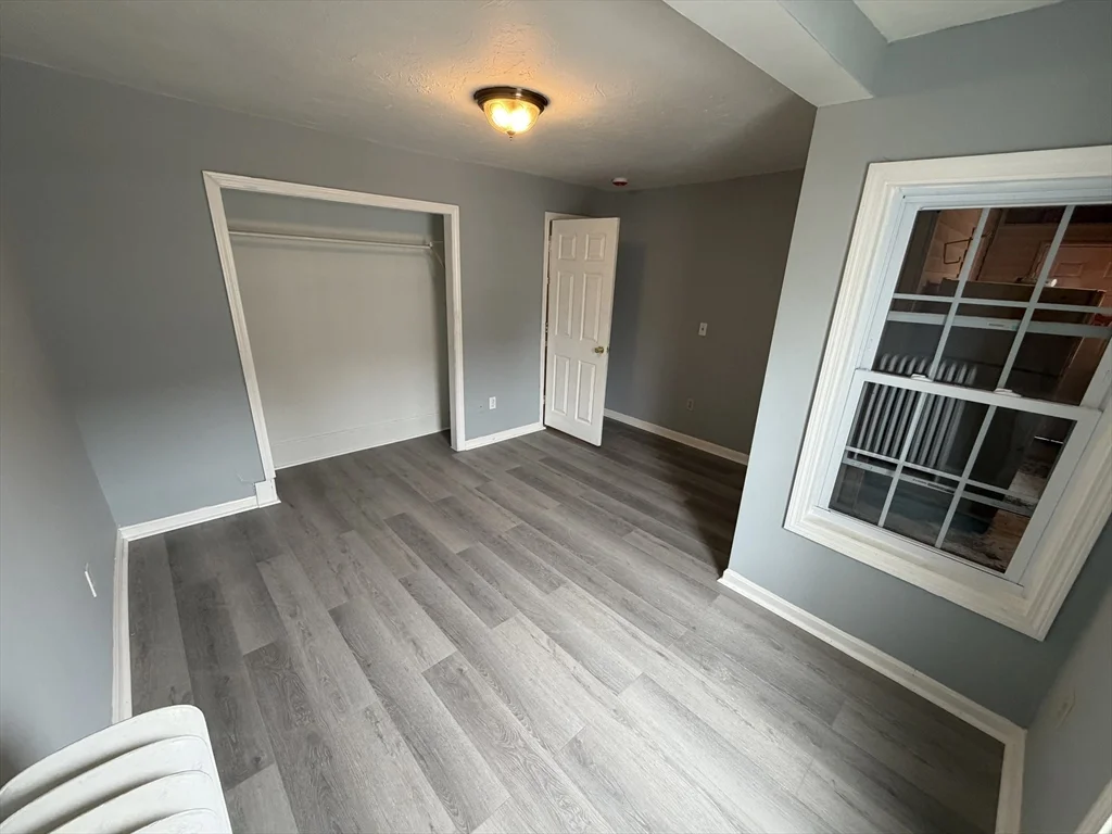 4 bed, 1 bath apartment for rent at 105 Clarendon St Unit 1, Fitchburg — photo 9 of 10
