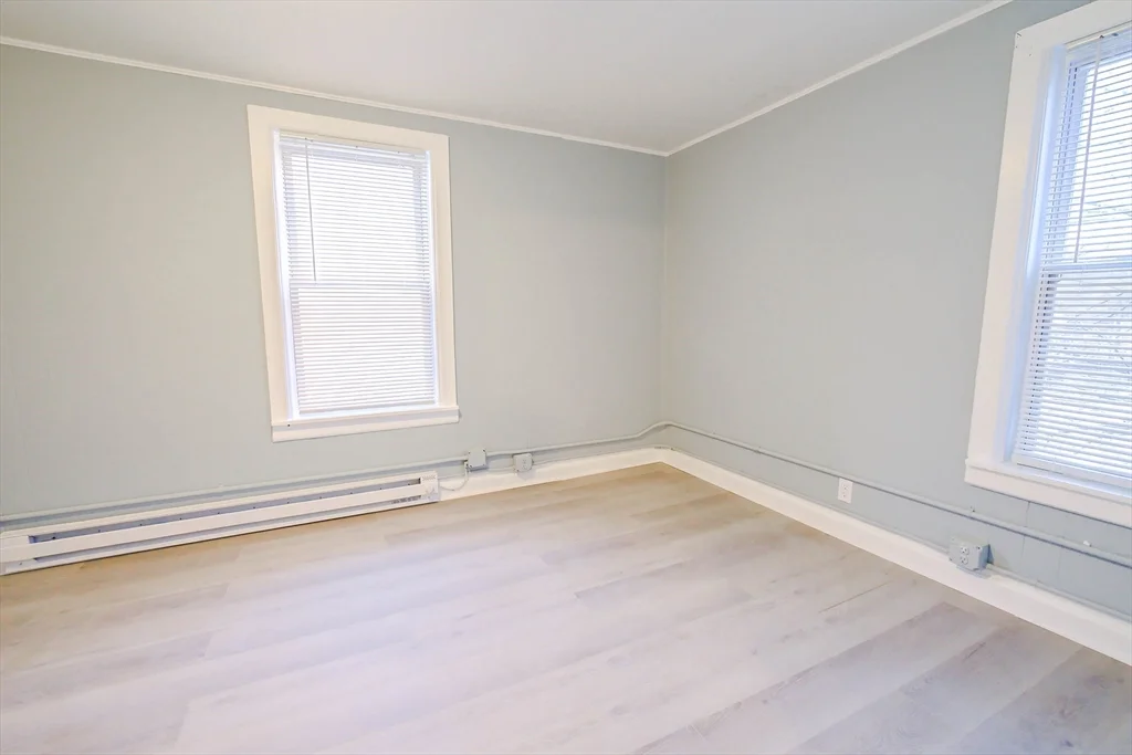 4 bed, 1 bath apartment for rent at 105 Clarendon St Unit 2, Fitchburg — photo 17 of 30