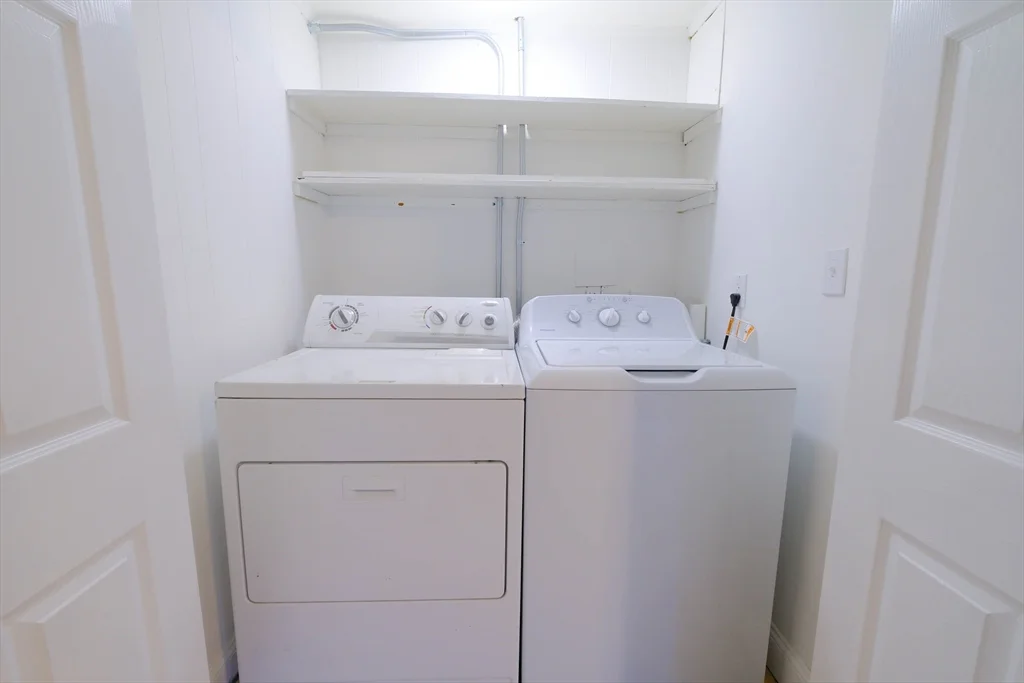4 bed, 1 bath apartment for rent at 105 Clarendon St Unit 2, Fitchburg — photo 7 of 30