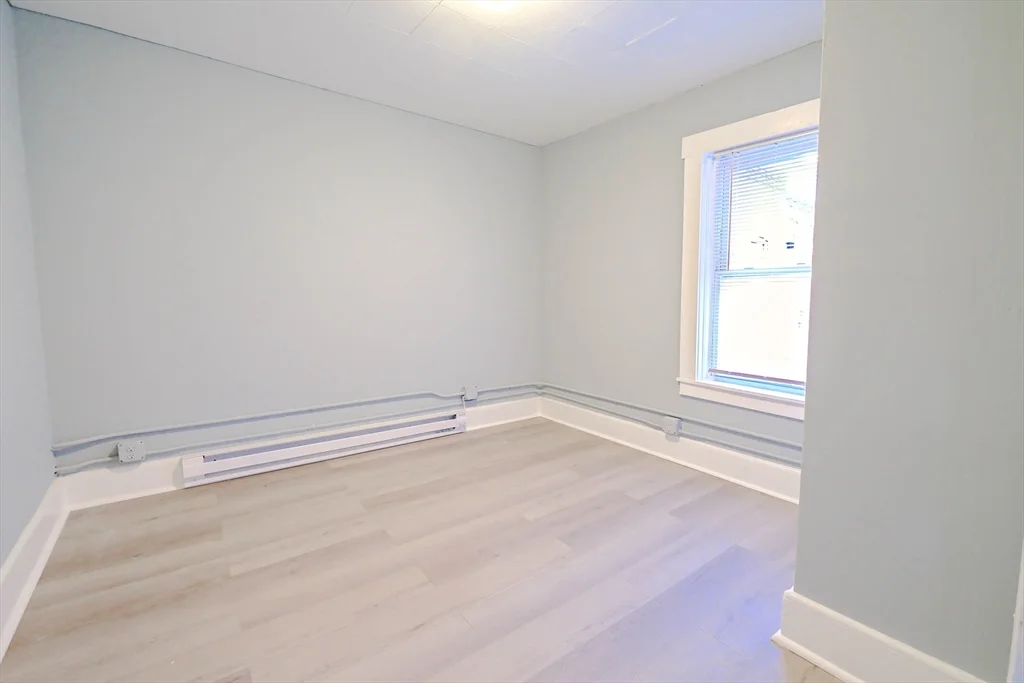 4 bed, 1 bath apartment for rent at 105 Clarendon St Unit 2, Fitchburg — photo 14 of 30