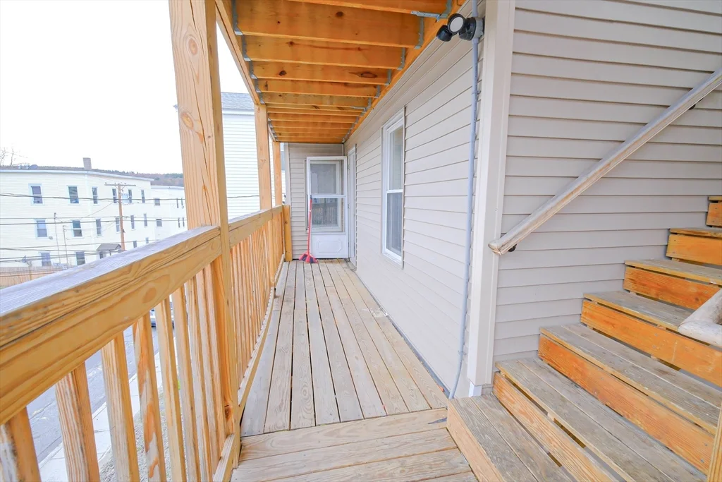 4 bed, 1 bath apartment for rent at 105 Clarendon St Unit 2, Fitchburg — photo 30 of 30