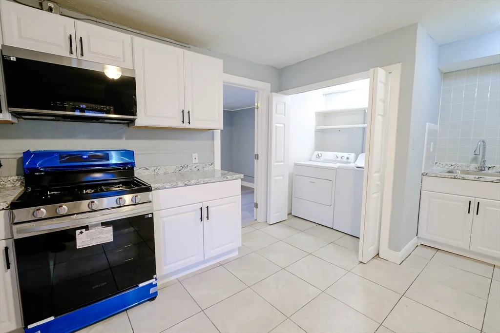 4 bed, 1 bath apartment for rent at 105 Clarendon St Unit 2, Fitchburg