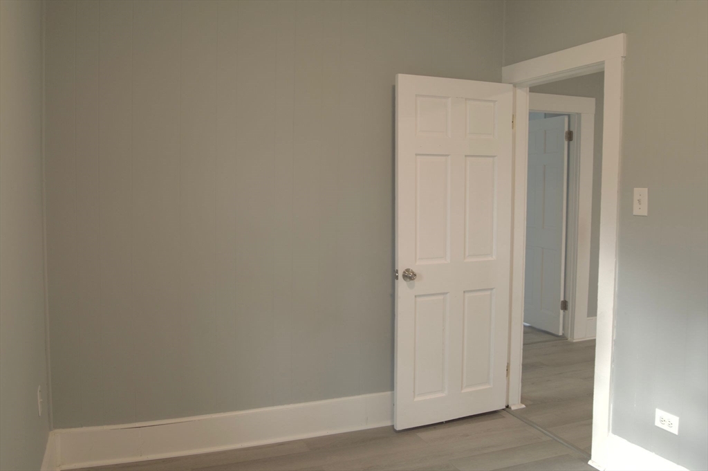 4 bed, 1 bath apartment for rent at 105 Clarendon St Unit 3, Fitchburg — photo 13 of 25