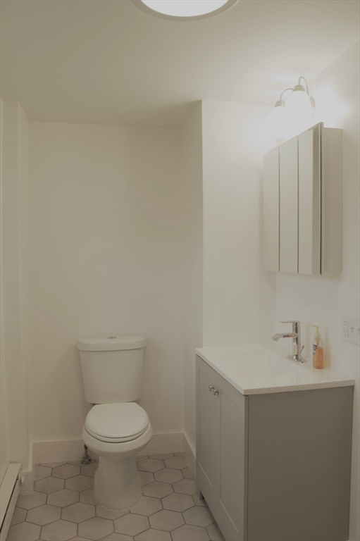 4 bed, 1 bath apartment for rent at 105 Clarendon St Unit 3, Fitchburg — photo 6 of 25