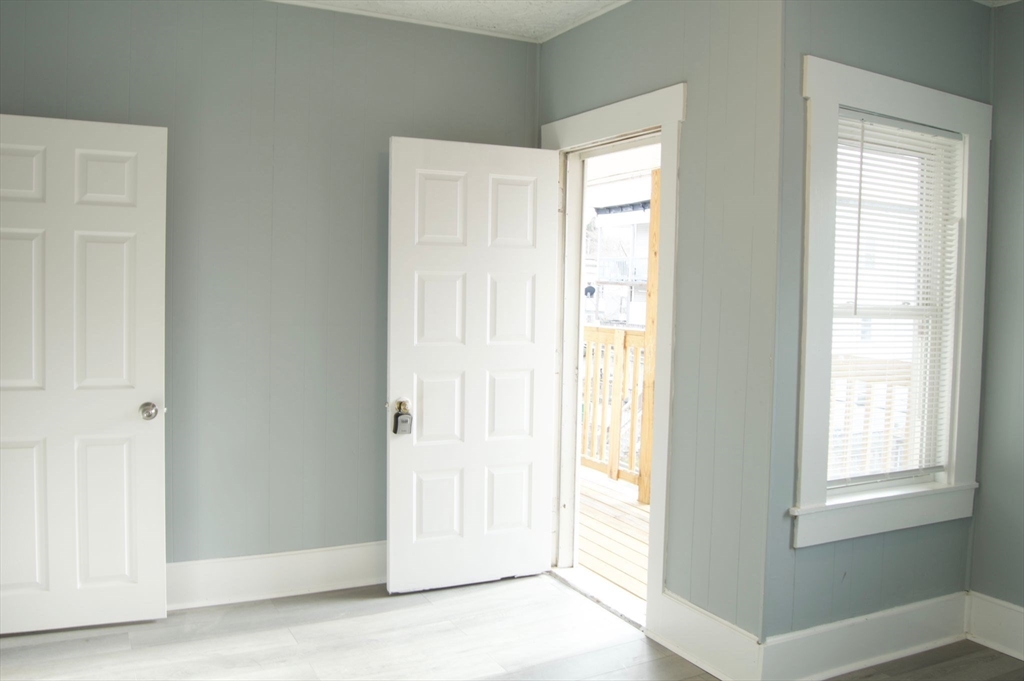 4 bed, 1 bath apartment for rent at 105 Clarendon St Unit 3, Fitchburg — photo 20 of 25