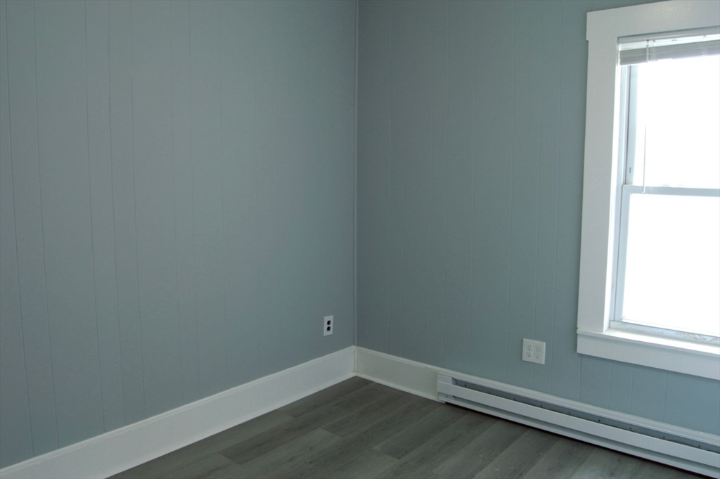 4 bed, 1 bath apartment for rent at 105 Clarendon St Unit 3, Fitchburg — photo 19 of 25
