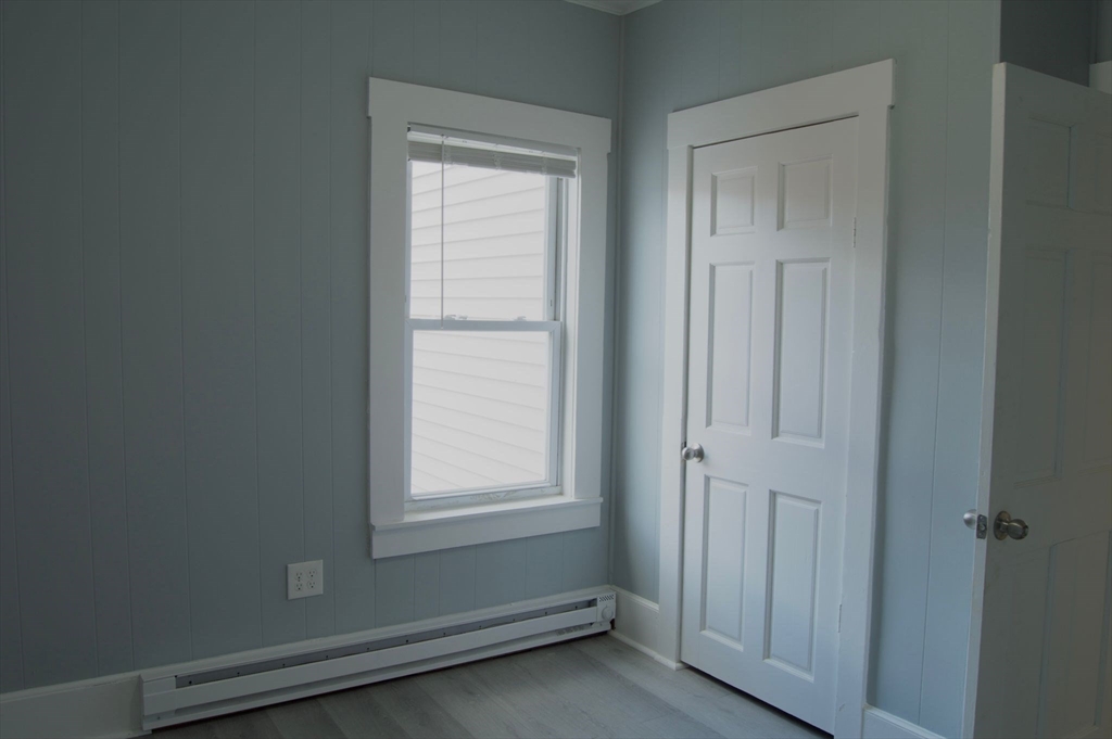 4 bed, 1 bath apartment for rent at 105 Clarendon St Unit 3, Fitchburg — photo 18 of 25