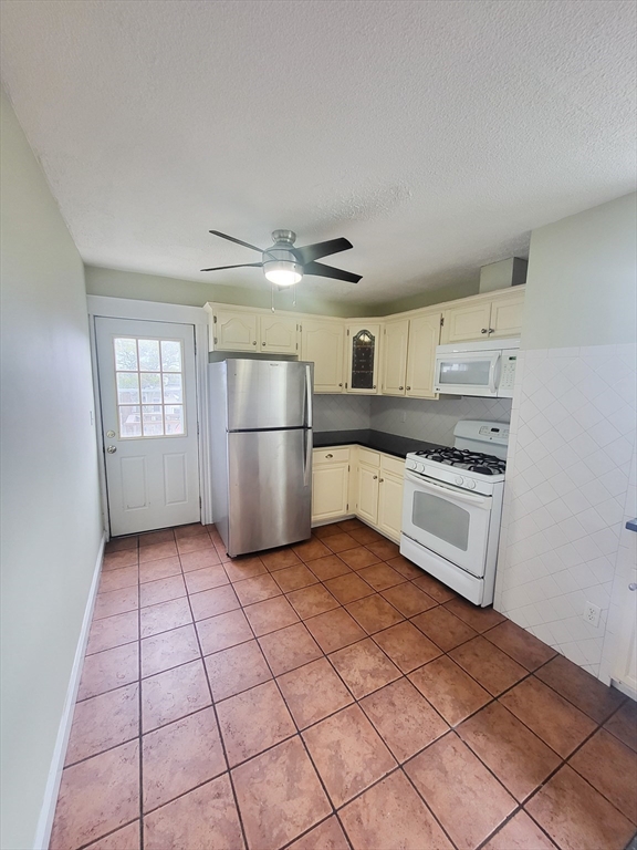 2 bed, 1 bath apartment for rent at 105 Eutaw Unit 3, East Boston — photo 6 of 14