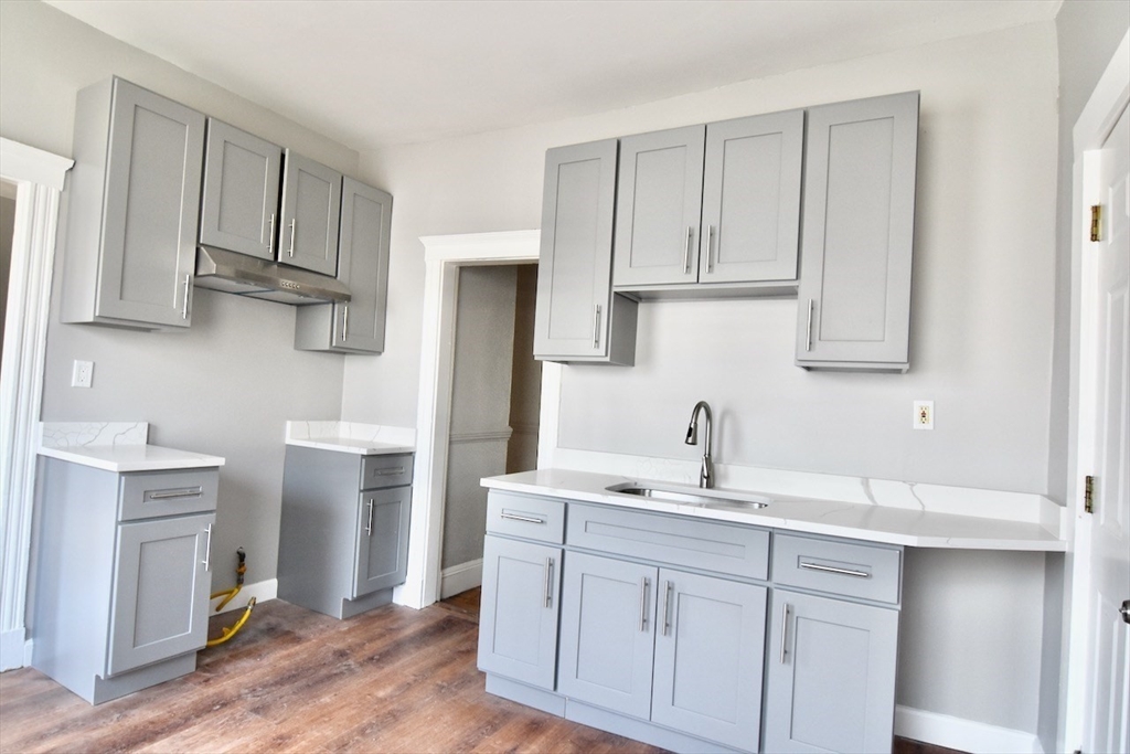 4 bed, 1 bath apartment for rent at 105 Evans St Unit 3, Dorchester — photo 8 of 19