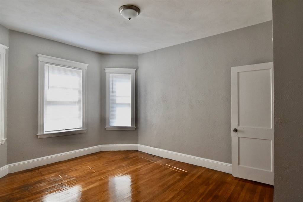 4 bed, 1 bath apartment for rent at 105 Evans St Unit 3, Dorchester — photo 13 of 19