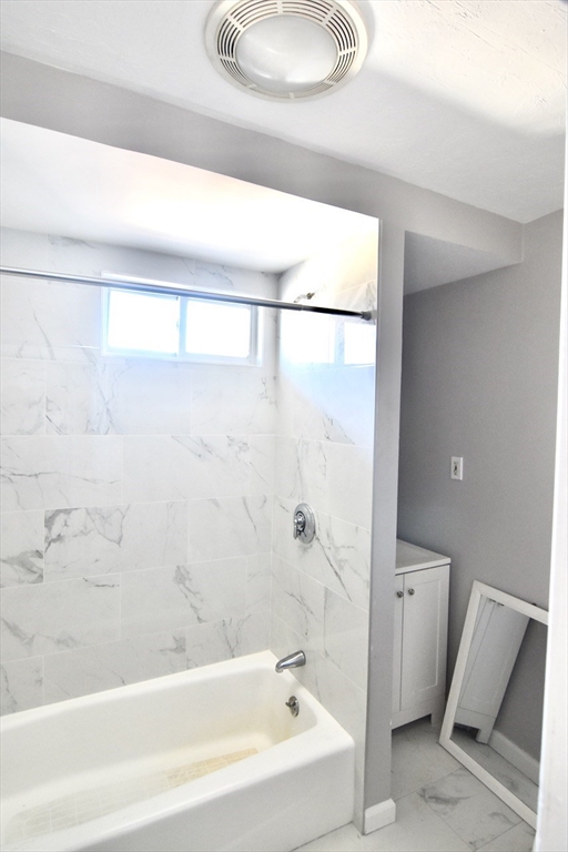 4 bed, 1 bath apartment for rent at 105 Evans St Unit 3, Dorchester — photo 6 of 19