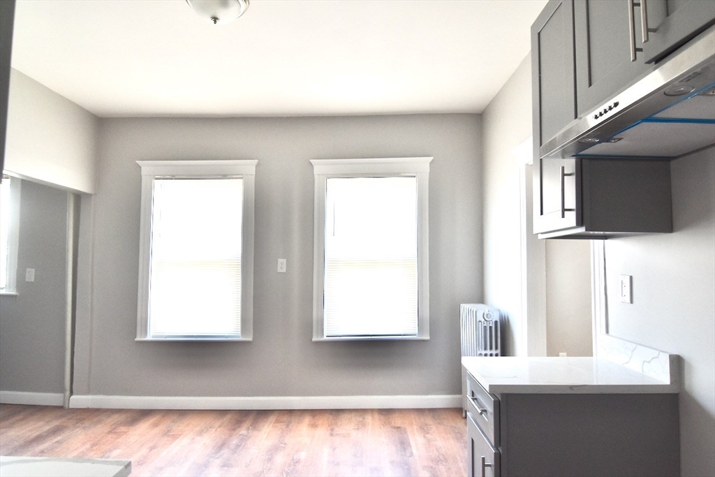 4 bed, 1 bath apartment for rent at 105 Evans St Unit 3, Dorchester — photo 7 of 19