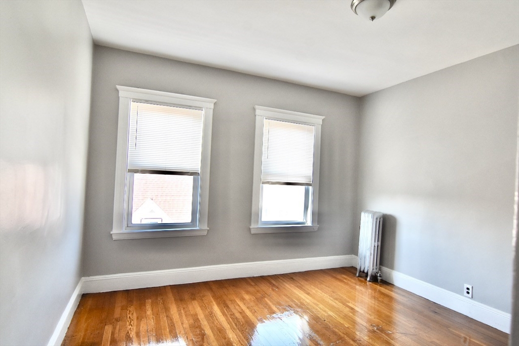 4 bed, 1 bath apartment for rent at 105 Evans St Unit 3, Dorchester — photo 11 of 19