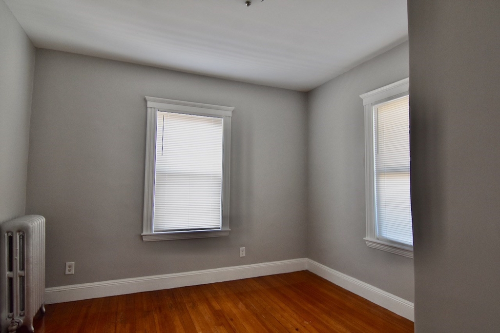 4 bed, 1 bath apartment for rent at 105 Evans St Unit 3, Dorchester — photo 5 of 19