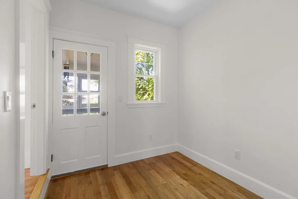 4 bed, 2 bath apartment for rent at 105 Fayerweather St Unit 2, West Cambridge — photo 3 of 23