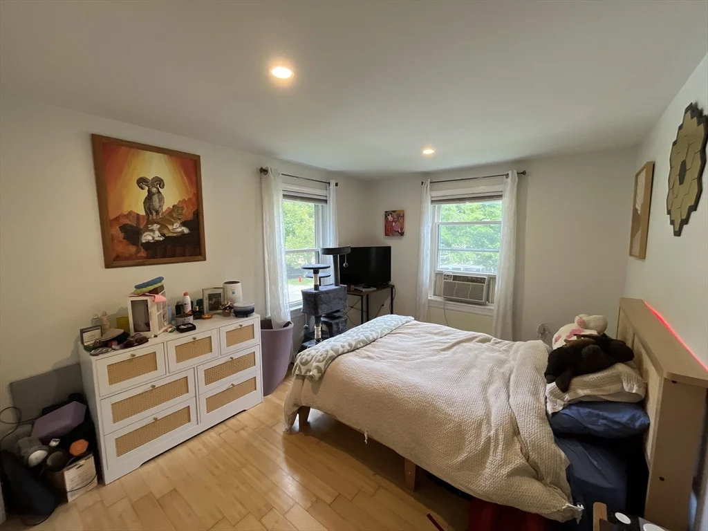 2 bed, 1 bath apartment for rent at 105 Forest Hills Unit 2B, Boston — photo 7 of 9