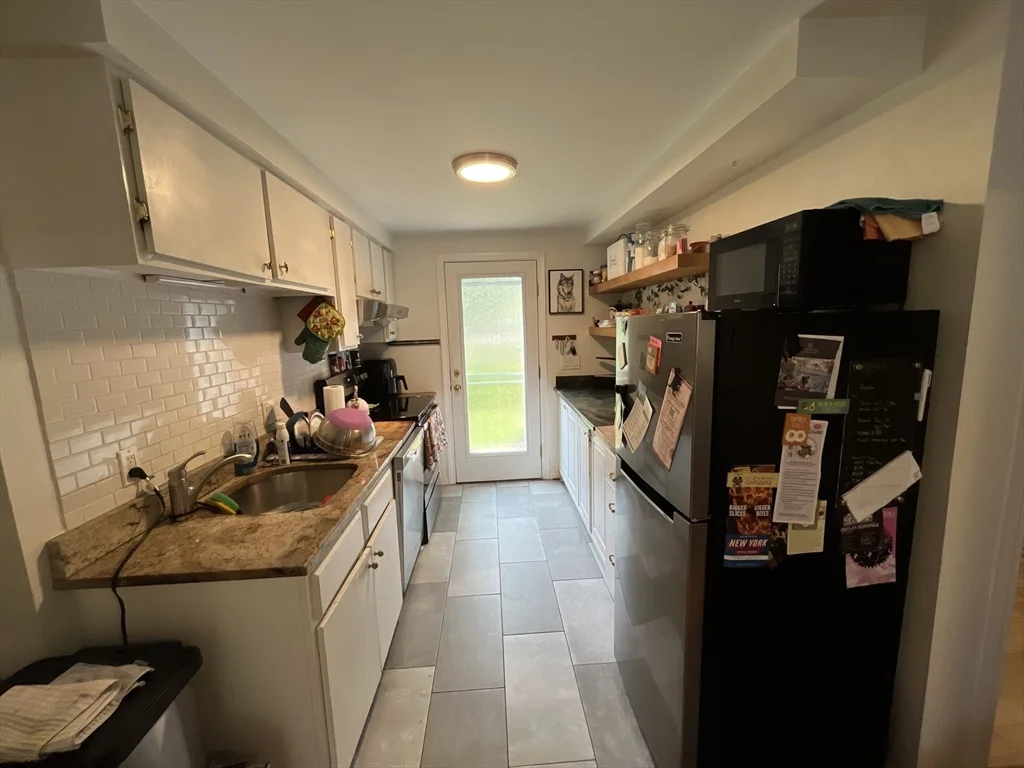 2 bed, 1 bath apartment for rent at 105 Forest Hills Unit 2B, Boston — photo 2 of 9