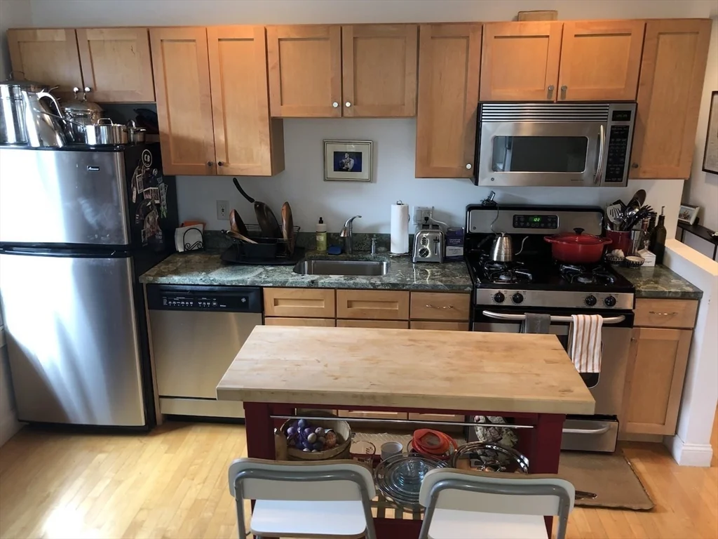 1 bed, 1 bath apartment for rent at 105 Gore St Unit 4, East Cambridge — photo 5 of 29