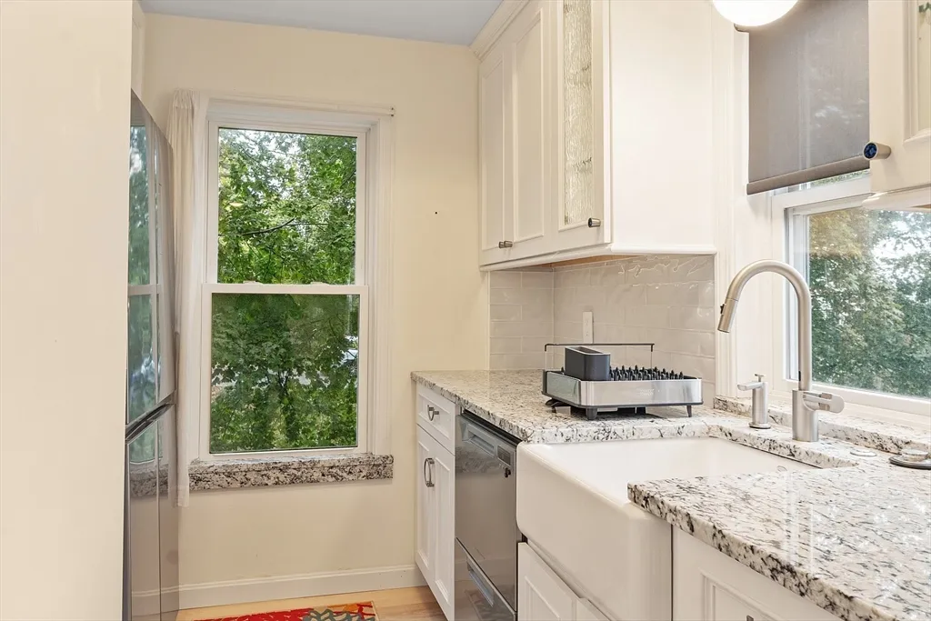 2 bed, 1 bath apartment for rent at 105 Granite St Unit 3, Rockport — photo 8 of 22