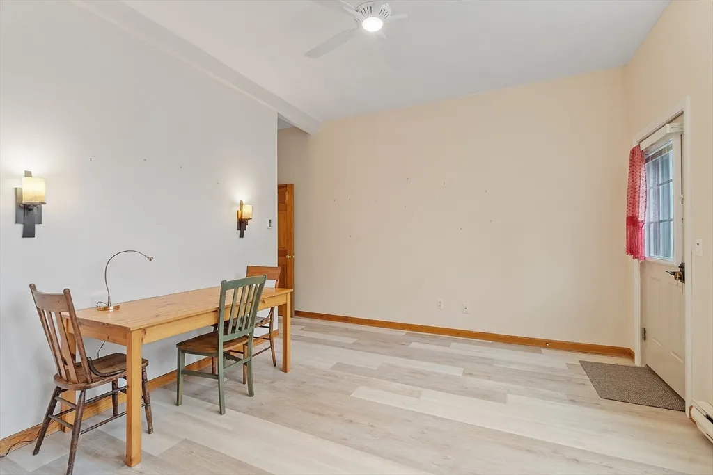 2 bed, 1 bath apartment for rent at 105 Granite St Unit 3, Rockport — photo 15 of 22