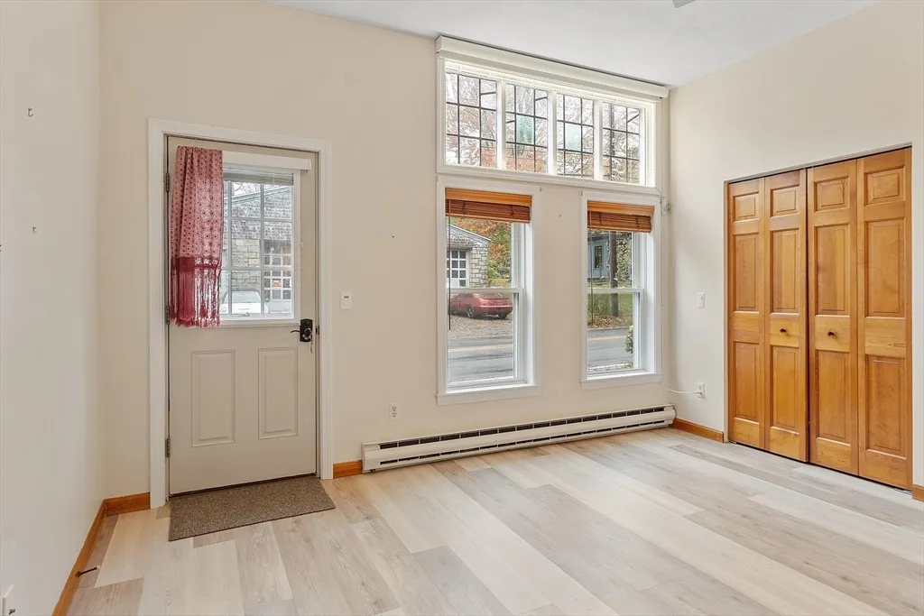 2 bed, 1 bath apartment for rent at 105 Granite St Unit 3, Rockport — photo 13 of 22