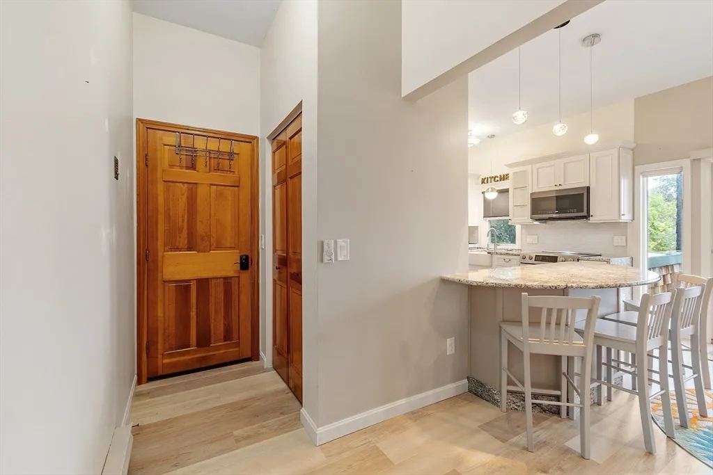 2 bed, 1 bath apartment for rent at 105 Granite St Unit 3, Rockport — photo 10 of 22