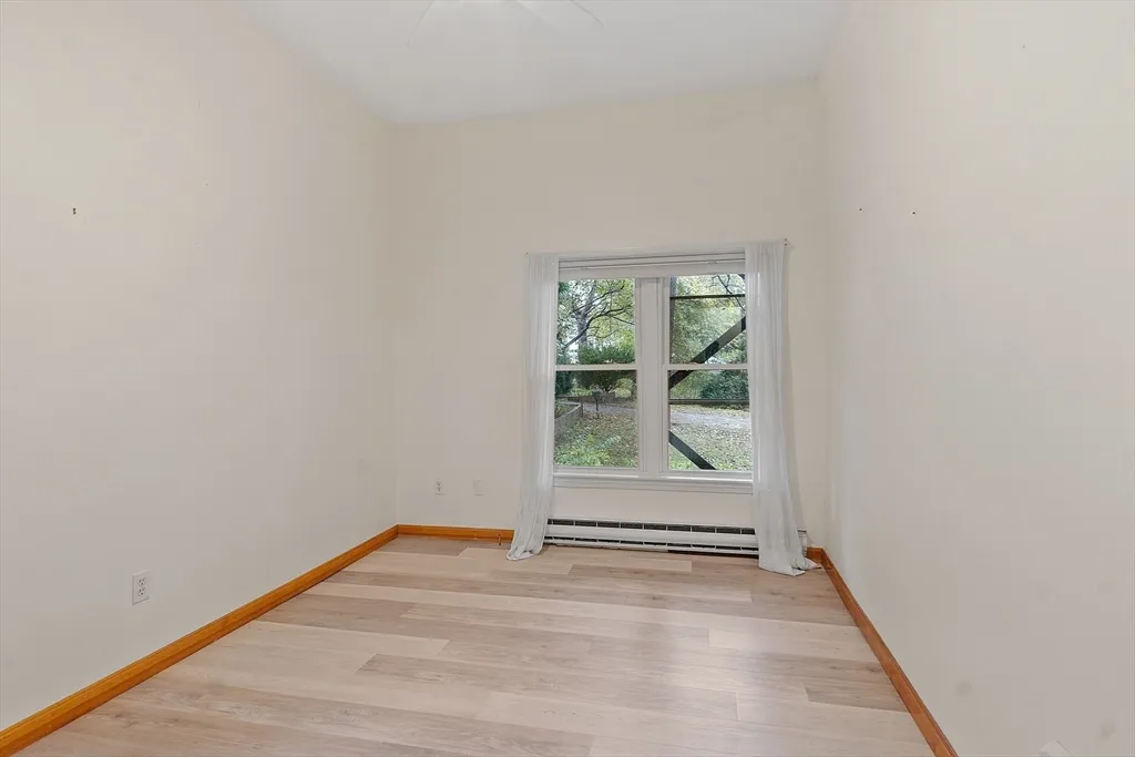 2 bed, 1 bath apartment for rent at 105 Granite St Unit 3, Rockport — photo 11 of 22