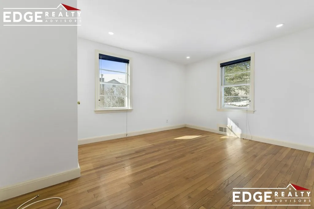 3 bed, 1 bath apartment for rent at 105 Hamilton Rd Unit 1, Cedarwood — photo 10 of 17