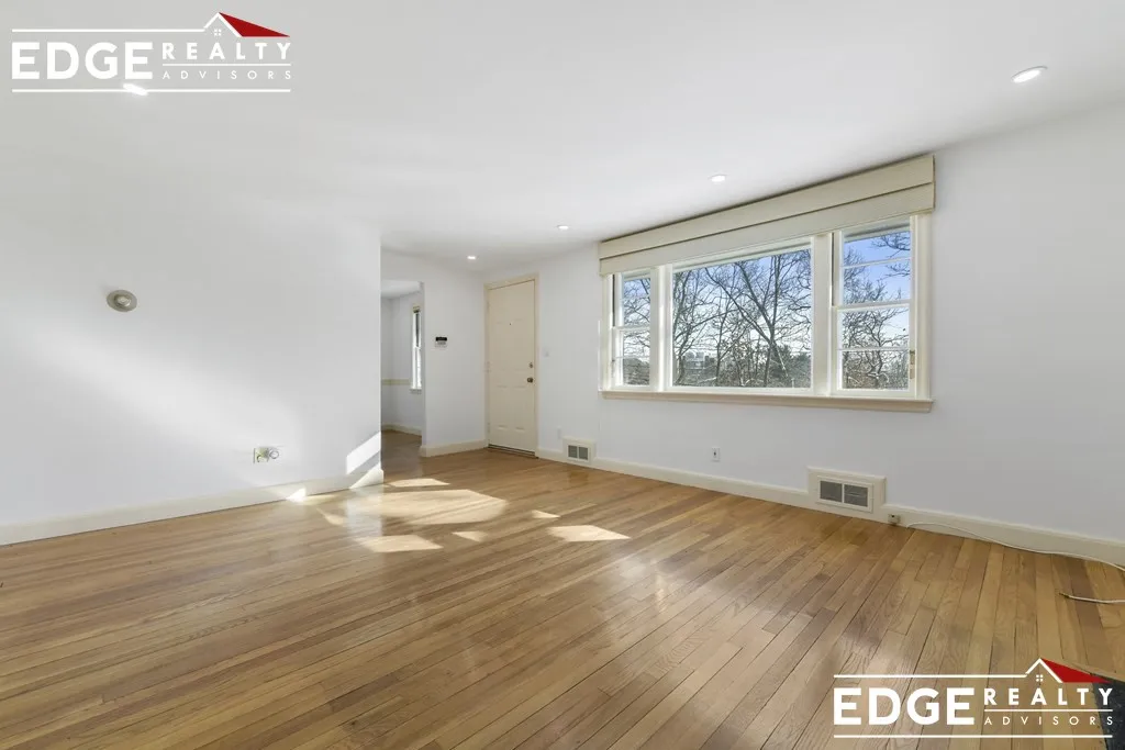 3 bed, 1 bath apartment for rent at 105 Hamilton Rd Unit 1, Cedarwood — photo 15 of 17