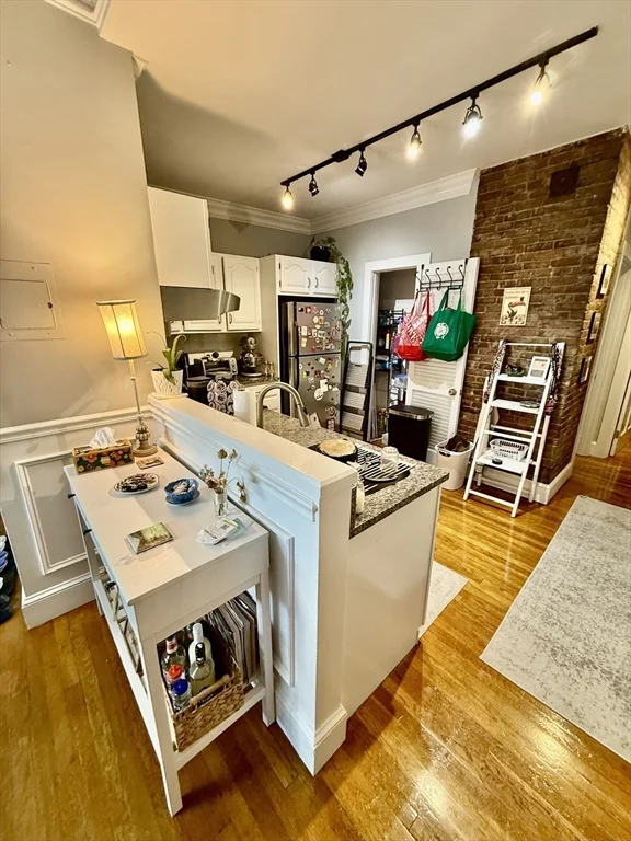 2 bed, 1 bath apartment for rent at 105 High St Unit 17, Charlestown — photo 6 of 15