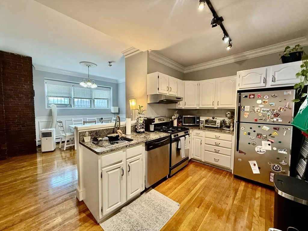 2 bed, 1 bath apartment for rent at 105 High St Unit 17, Charlestown — photo 5 of 15