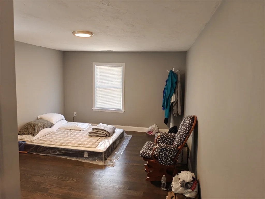 3 bed, 1 bath apartment for rent at 105 Holyoke St Unit 2, Lynn — photo 6 of 21