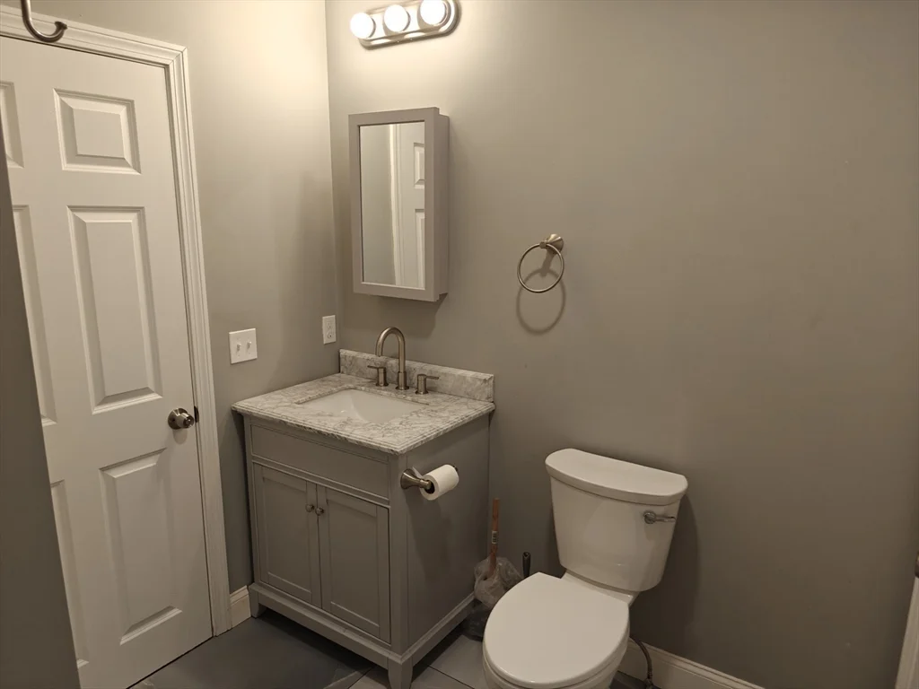 3 bed, 1 bath apartment for rent at 105 Holyoke St Unit 2, Lynn — photo 11 of 21