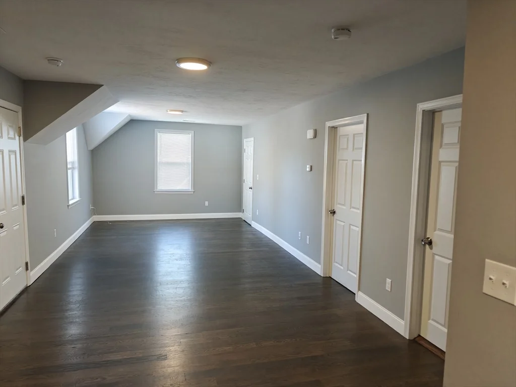 3 bed, 1 bath apartment for rent at 105 Holyoke St Unit 2, Lynn — photo 4 of 21
