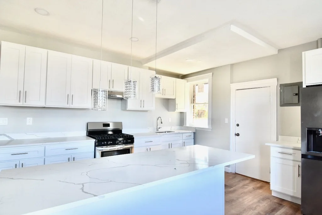 4 bed, 1 bath apartment for rent at 105 Homestead St Unit 2, Dorchester — photo 2 of 19