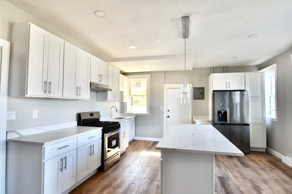 4 bed, 1 bath apartment for rent at 105 Homestead St Unit 2, Dorchester — photo 3 of 19