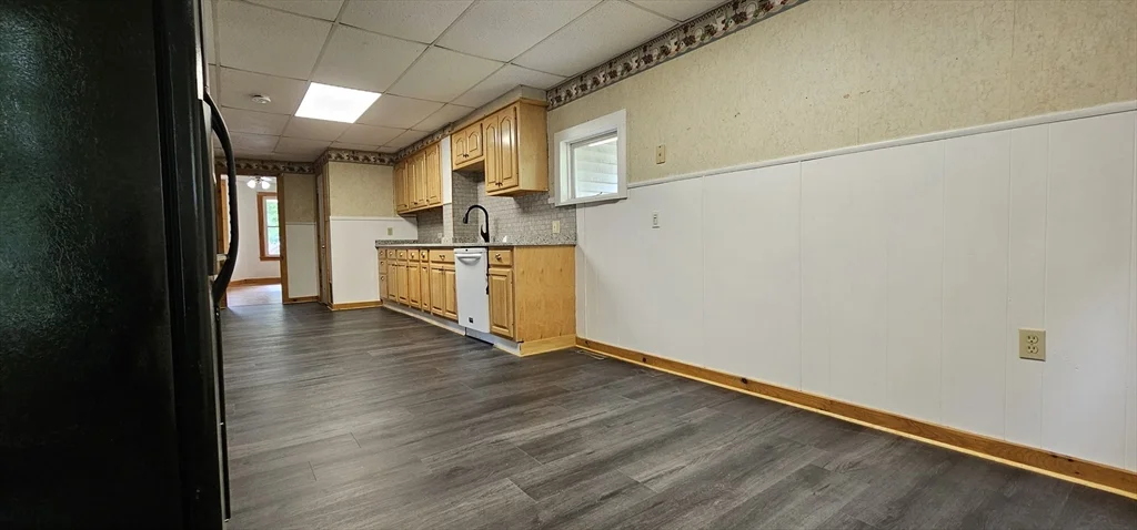 2 bed, 1 bath apartment for rent at 105 Mechanic St Unit 2, East Brookfield — photo 4 of 10