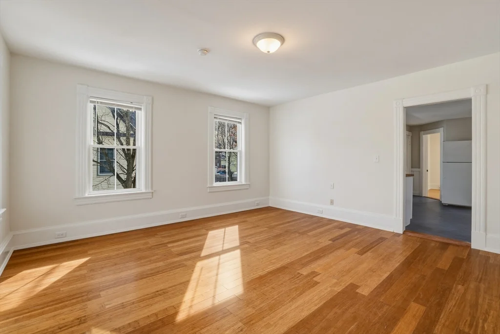 3 bed, 1 bath apartment for rent at 105 Nonotuck St Unit 105, Holyoke — photo 9 of 26