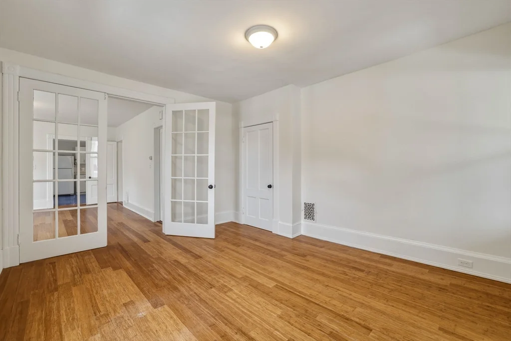 3 bed, 1 bath apartment for rent at 105 Nonotuck St Unit 105, Holyoke — photo 13 of 26