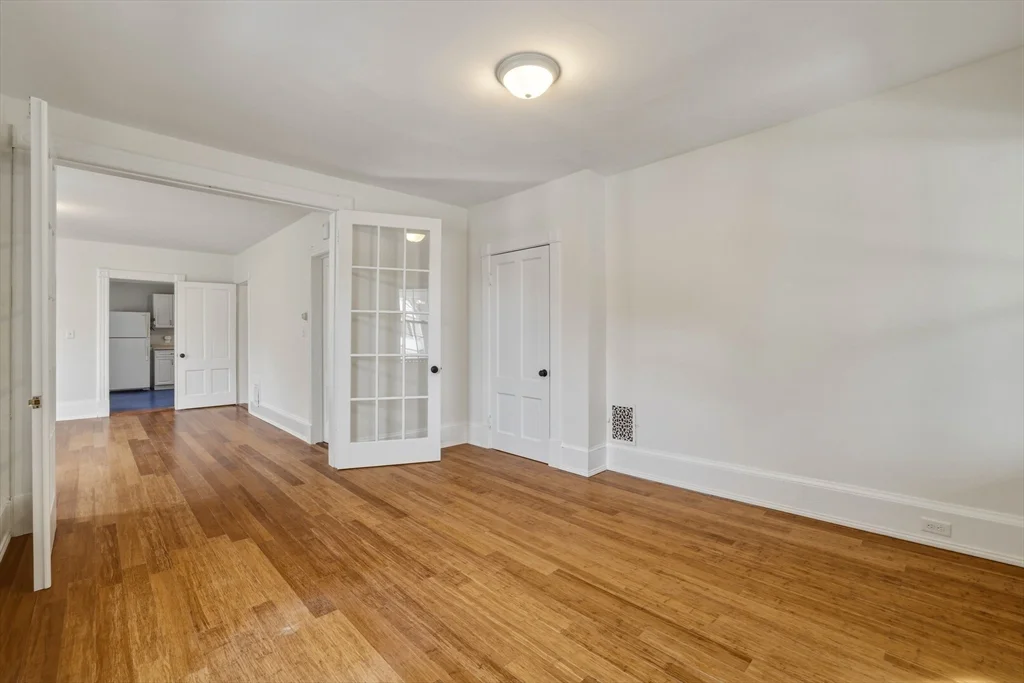 3 bed, 1 bath apartment for rent at 105 Nonotuck St Unit 105, Holyoke — photo 11 of 26